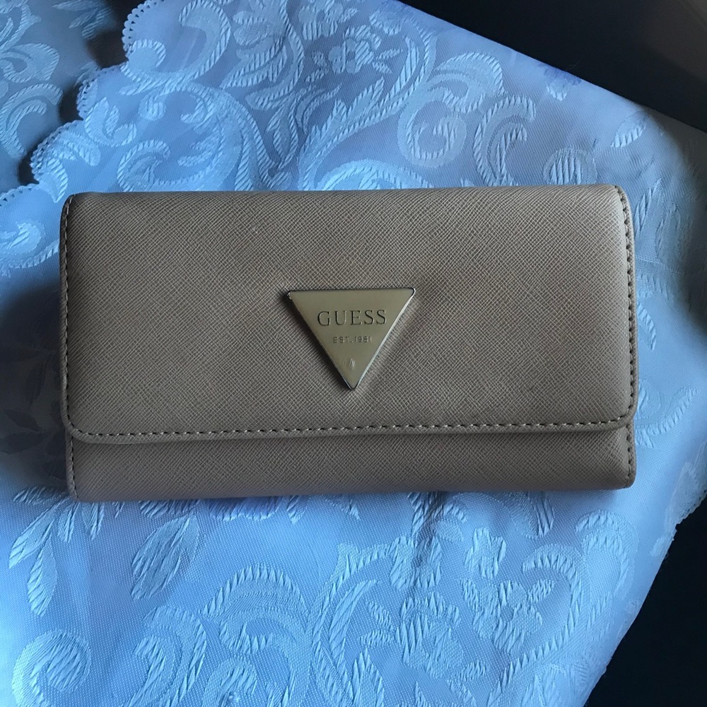 Guess wallet